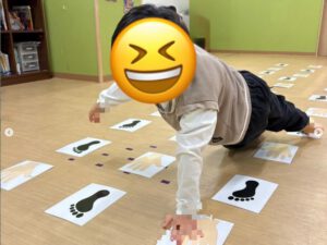 手形足形ゲーム