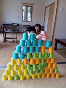 紙コップタワー作り